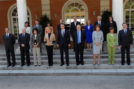 1/06/2007. 35Eighth Legislature (4). Group photo of the government of José Luis Rodríguez Zapatero following the cabinet reshuffle of two mi...